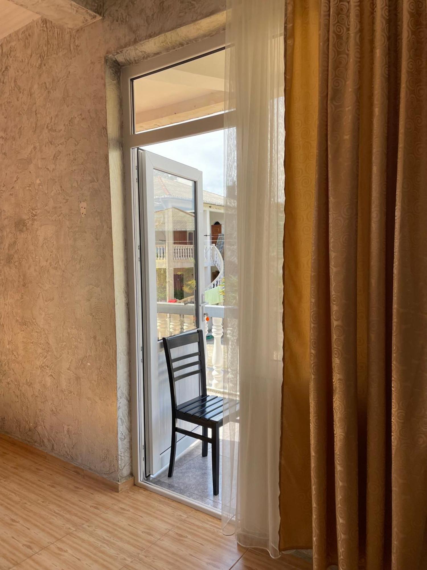 Sun Kissed Hotel Kobuleti Ngoại thất bức ảnh